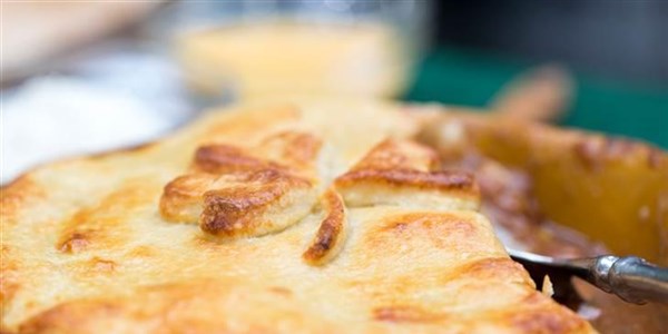 Hovězí and Irish Stout Pie with Potato Pastry Topping