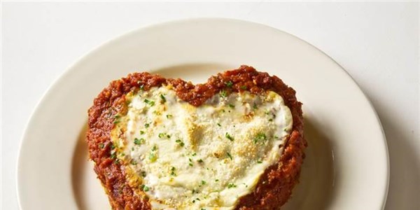 Буджа di Beppo's heart-shaped lasagna