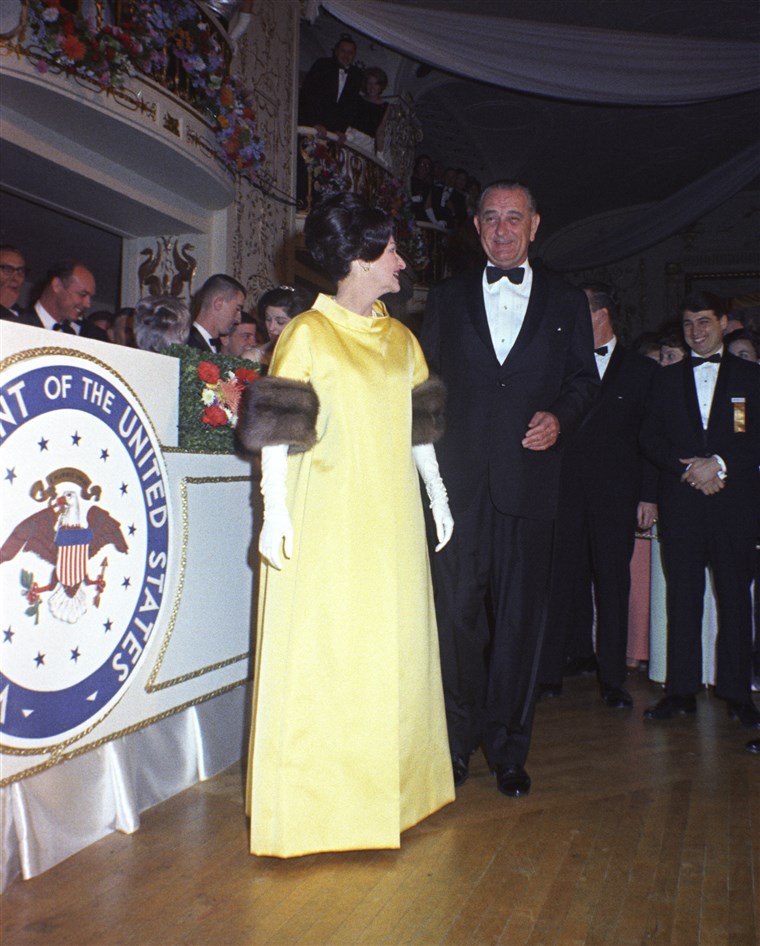 سيدة Bird Johnson and President Lyndon B. Johnson at the Presidential Inaugural Ball.