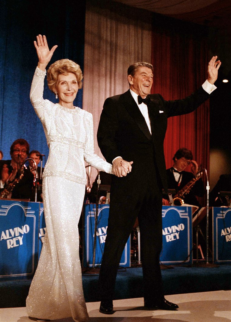 نانسي Reagan inauguration gown