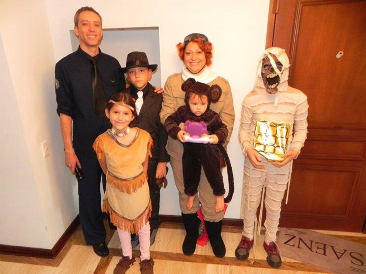 всичко ages: Elena Ynostroza Saenz writes that one child wanted a scary costume so he went as a mummy as part of the “Night at the Museum 2” theme. “This was SO much fun to put together!” she writes.