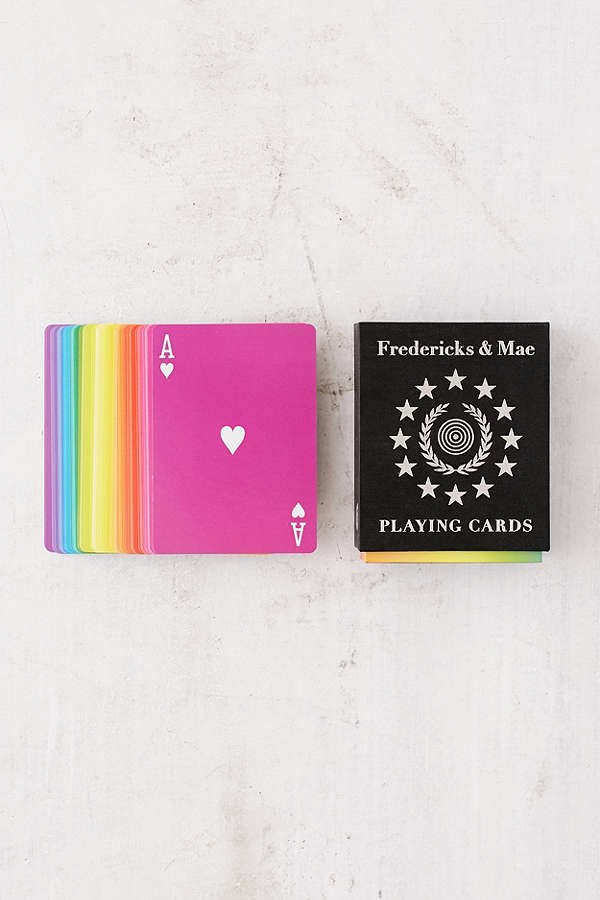 Фредерикс and Mae rainbow playing cards