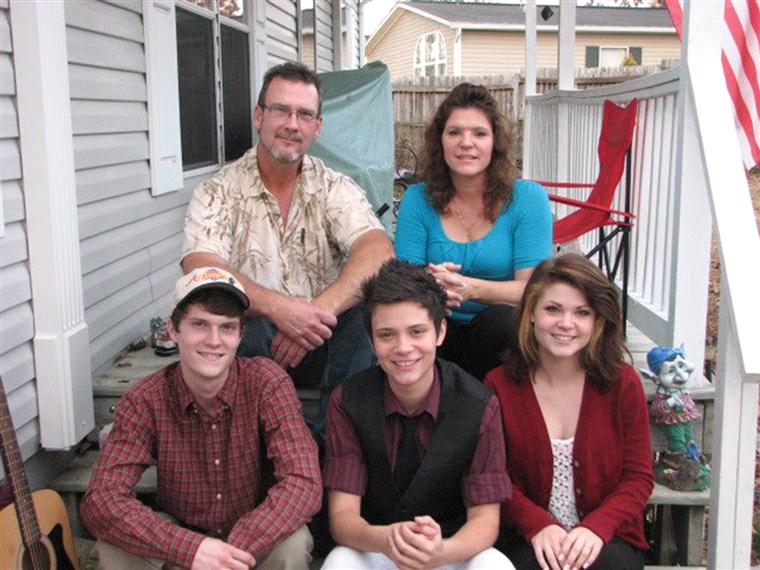 ال Duclos family at Thanksgiving in 2012. 