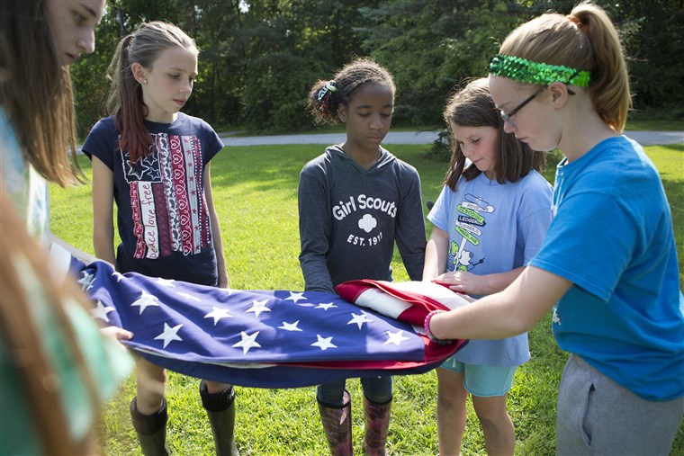 旗 Handling, Girl Scouts, Patriotism