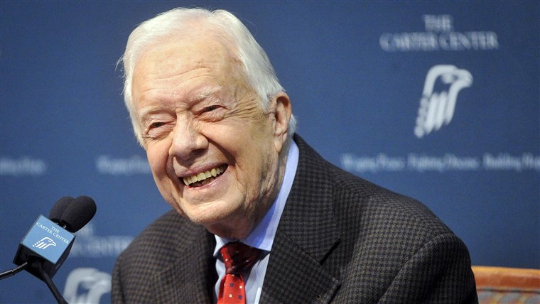 Изображение: Former U.S. President Jimmy Carter takes questions from the media during a news conference about his recent cancer diagnosis and treatment plans, at the Carter Center in Atlanta