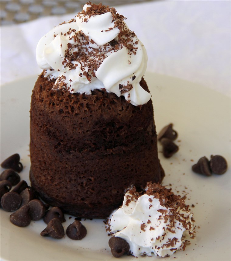 Zdravý chocolate mug cake from happybeinghealthy.com