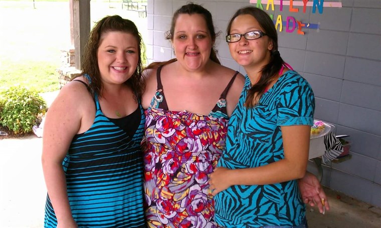 EIN photo of Lauren Buteau (L) Hannah Simmons (C) and Paige Wilson (R) of the Gainesville, Georgia area