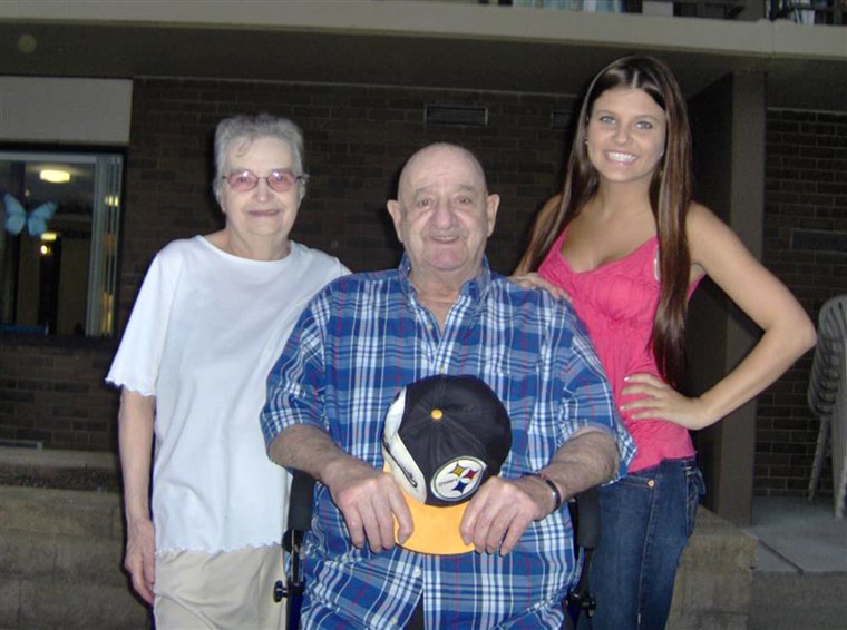 فاليري Gatto poses with her grandparents.