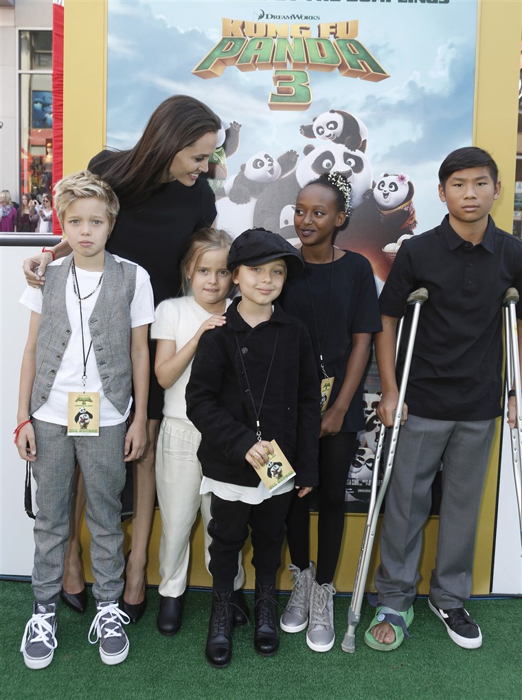 Shiloh Nouvel Jolie-Pitt, Angelina Jolie, Vivienne Marcheline Jolie-Pitt, Knox Leon Jolie-Pitt, Zahara Marley Jolie-Pitt, Pax Thien Jolie-Pitt