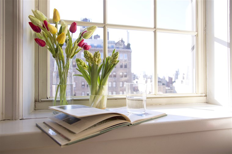 图片： Barbara Corcoran gives TODAY.com a tour of her Upper East Side apartment for At Home With TODAY on January 8, 2015.