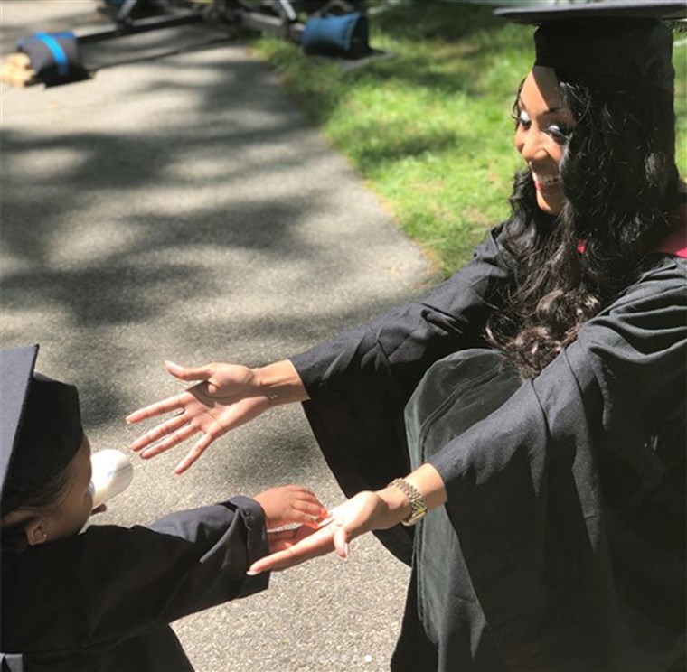 单 mom Briana Williams graduates from Harvard law school