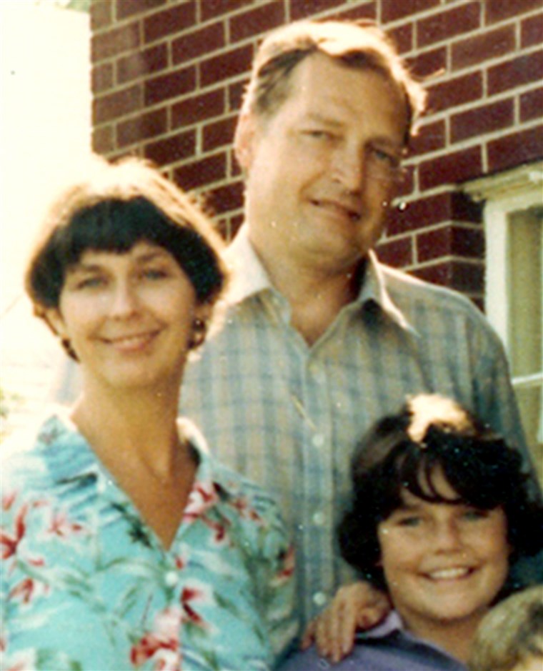Savanne as a child with her mom and father Charley