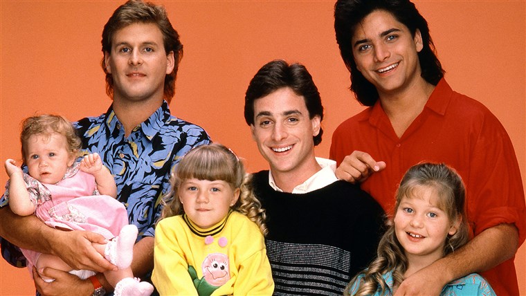 VOLL HOUSE, Mary Kate Ashley Olsen, Dave Coulier, Jodie Sweetin, Bob Saget, John Stamos, Candace Cameron