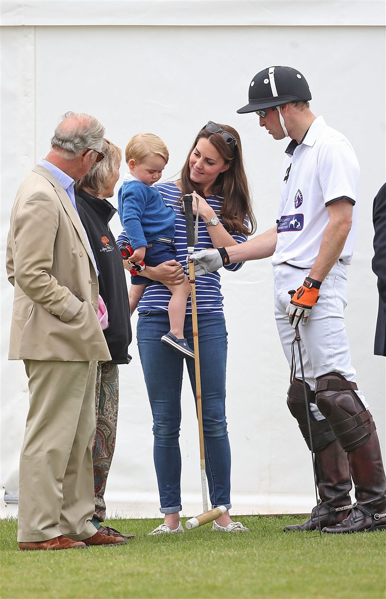 公爵 Of Cambridge and Prince Harry play In Gigaset Charity Polo Match