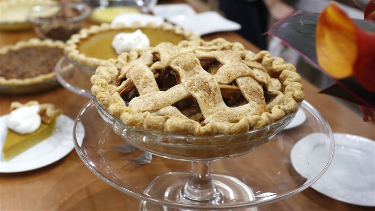 подправен Apple-Cranberry Lattice Pie