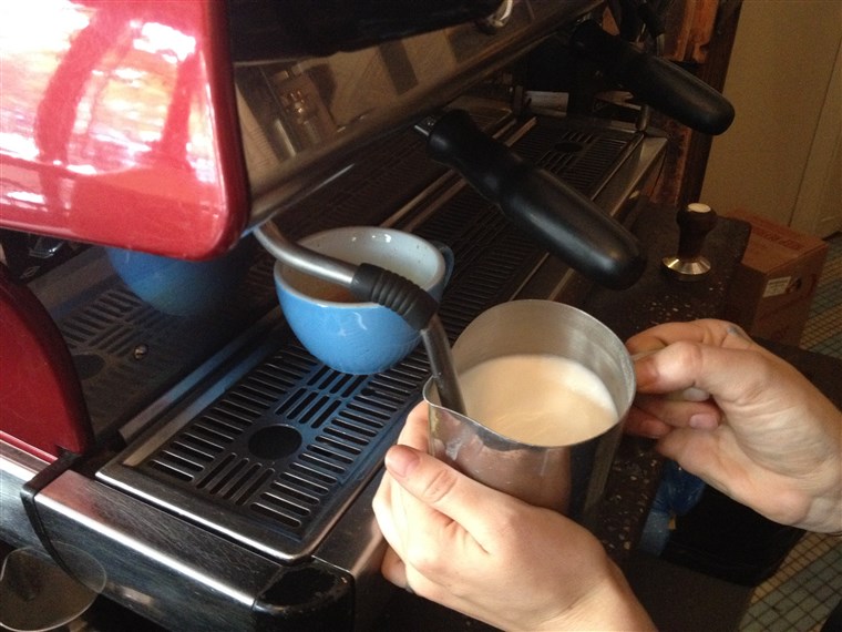 Pěna warm milk for the latte