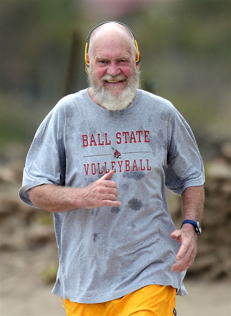 *EXKLUSIV* A bearded David Letterman takes a run around the Caribbean islands