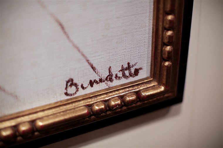 Bild: Tony Bennett's signature on a canvas