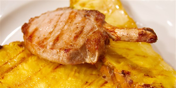 شركة Roker's Grilled Pork Chops with Pineapple