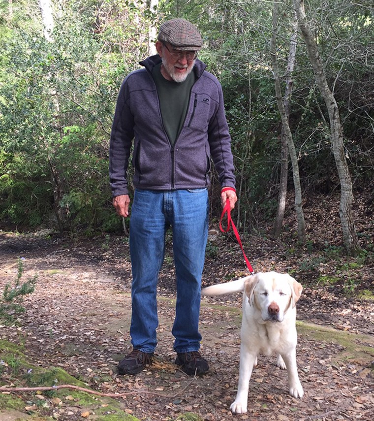 Feuerwehrmann rescues blind dog lost in woods for 8 days, then turns down reward