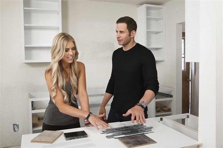 Кристина El Moussa and Tarek El Moussa are no longer a couple, but their divorce has been front and center on their HGTV show, 