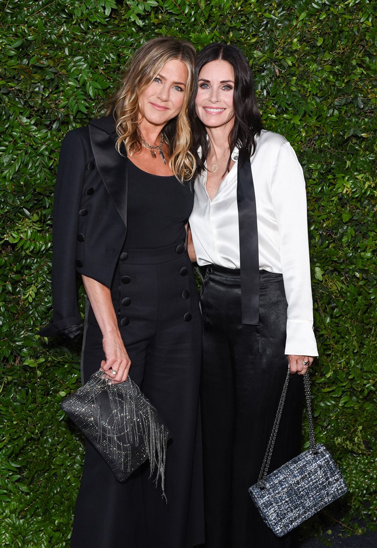 Jennifer Aniston and Courtney Cox coordinate outfits