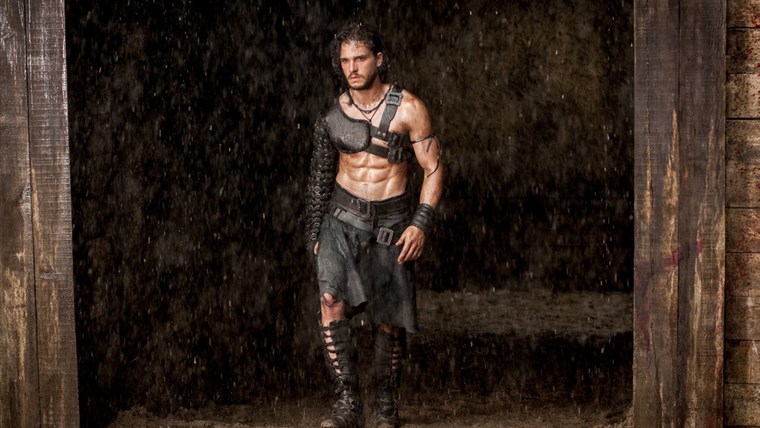 Мило (Kit Harington) in a gladiator ring in 