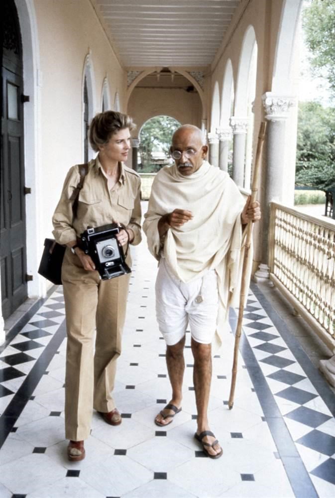 بيرغن in 'Gandhi' in 1982.
