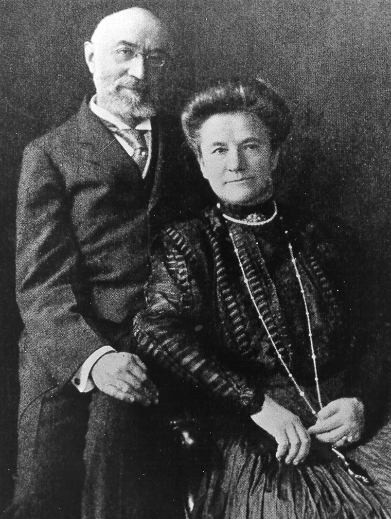 伊西 and Ida Straus. Photo taken in 1910.
